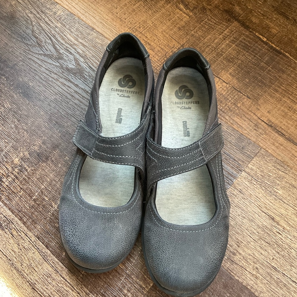 Clarks Women's Sillian Bella Mary Jane Flat -gray